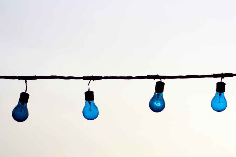 lights blue wire lighbulbs